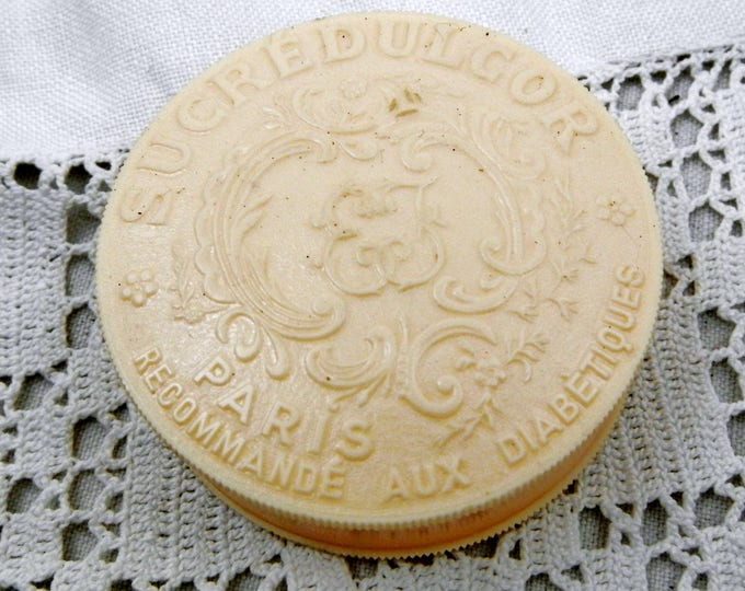 Small Vintage French Melamine Sucredulcor Paris Round Pill Box, Apothecary, Chemist, Pharmacy, Retro Vintage, Home, Collectible, Pale Cream Small Vintage French Melamine Sucredulcor Paris Round Pill Box, Apothecary, Chemist, Pharmacy, Retro Vintage, Home, Collectible, Pale Cream