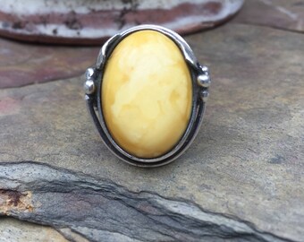 Vintage Sterling Silver Milk Amber Yellow Beautiful Ring Size 7