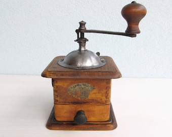 Restored Antique Manual COFFEE GRINDER Mill Old ITALY Farmhous Rustic Kitchen Small Appliance