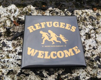 Refugees welcome - fridge magnet
