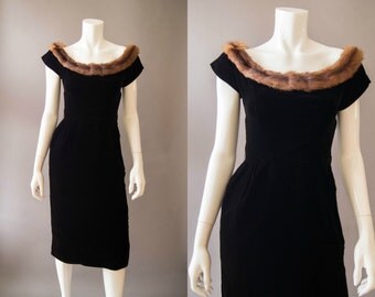 vintage 1950s dress / 50s velvet dress fur collar / Suzy Perette / xs-s