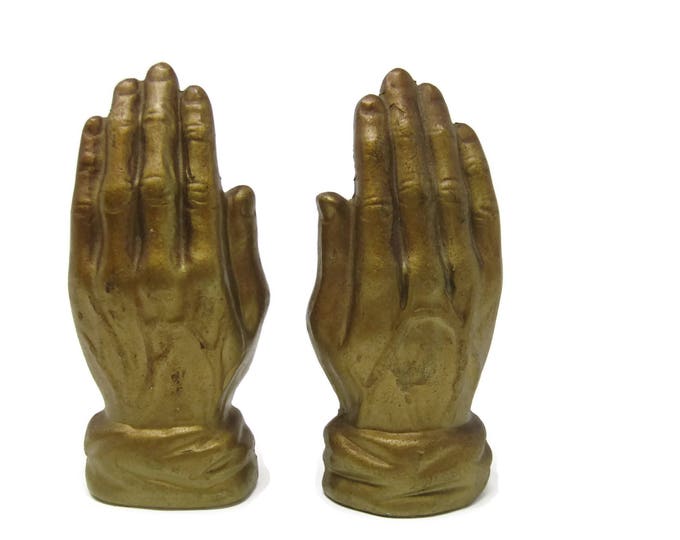 Praying Hands Salt and Pepper Shakers, 1970s Retro Kitchen Ceramic Japan, Vintage Kitsch Kitschy Praying Hands Salt and Pepper Shakers Set