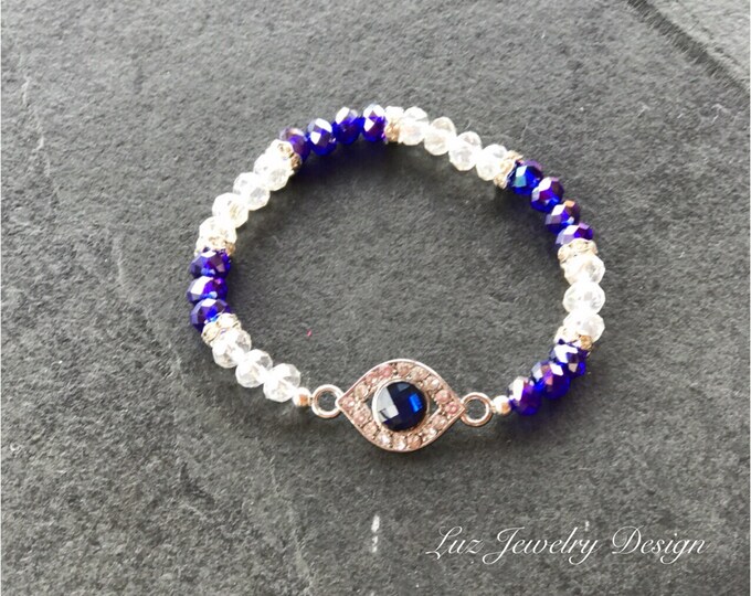Blue eye bracelet, blue stretching bracelet, blue crystal bracelet, blue and white bracelet, blue eye bracelet, evil eye bracelet stretching