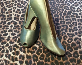 Vintage 1940s 1950s Mint Green Satin Peep Toe Pumps Shoes - size 35 1/2