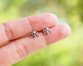 Skull Stud Earrings, Toxic Earrings, 925 Sterling Silver, Skull Jewelry, cartilage earring, Day of death - SB158