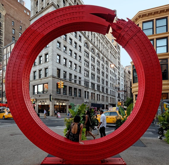 New York Manhattan Sculpture Circle Fine Art Street Red