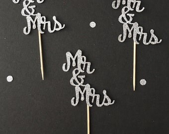 Mr and Mrs cupcake topper, wedding cupcake topper, Couples shower, Bridal shower