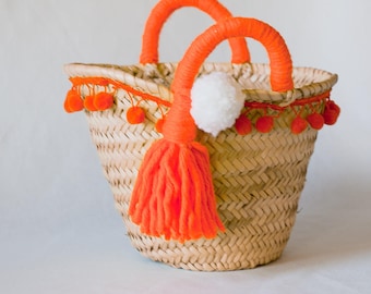 Small basket children PomPoms