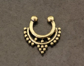 Tribal Septum Ring. Antique Gold Fake Nose Ring. Boho Fake Piercing. Bohemian Clip On Septum. Hippie Faux Septum Ring. Fake Body Jewellery.