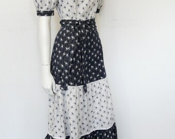 Vintage 60's boho full length cotton dress // maxi // bohemian // dark blue & white // prairie dress // Eur 36 / US 6 / UK 8