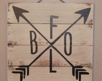 Buffalo Arrow - Buffalo, NY Pallet Sign