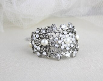 Crystal Bridal bracelet, Swarovski crystal bracelet, Wedding jewelry, Cuff Wedding Bracelet, Vintage style bracelet, Filigree bracelet