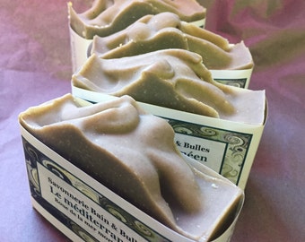 Savon à la soie Le Méditéranéen , menthe verte, boue de la mer morte, dead sea mud, boue marine