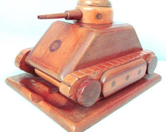 Striking Vintage, Novelty Dispenser, Cigarette Dispenser, Tank Shape, Wooden Tank, Model of Tank, Militaria, Traditional Vintage, Retro Item