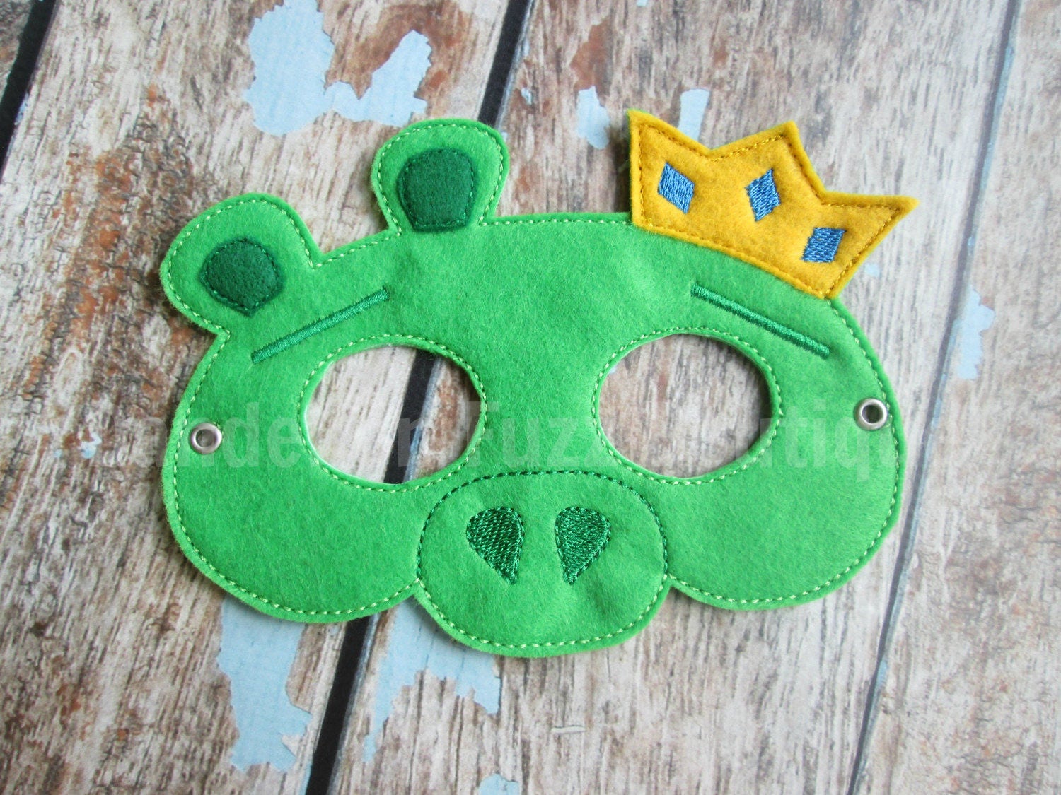 King Pig Inspired Felt Mask, Angry Birds Inspired Dress Up Masks and Party Favors, Pretend Play, Angry Birds Gift, Photo Booth Props