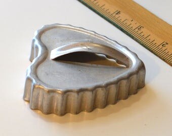Vintage CENTURY ALUMINUM HEART Cookie Cutter | 1950s 3.25" x 3.25" Aluminum Valentine's Day