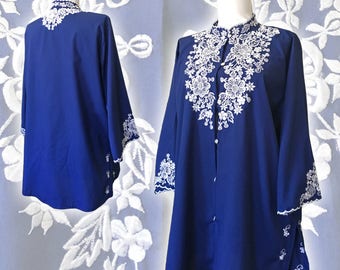 Vintage Embroidered Bohemian Tunic — M