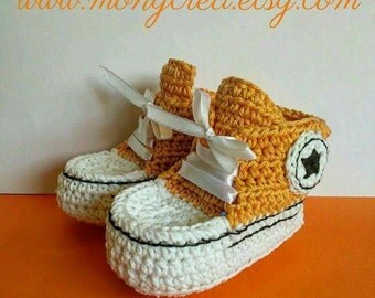 Crocheted mini sneakers - mini tiny cute Turnschuhe scarpe da tennis bimbi babies baby zapatitos sapatinhos