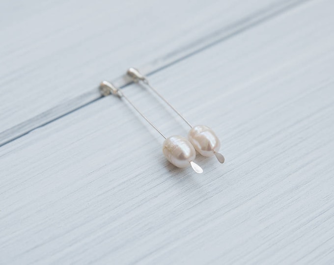 Long freshwater pearl earrings 20's inspired