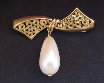 Bow Pin with Faux Drop Pearl