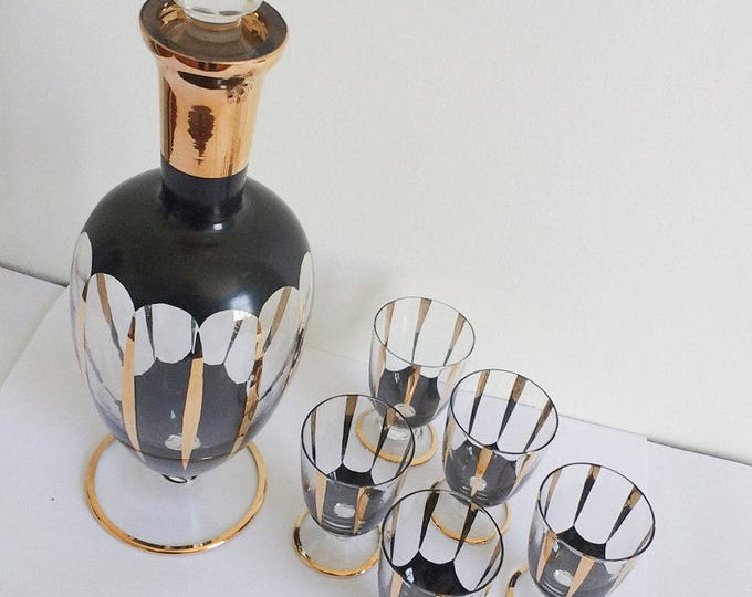 Vintage liquor set / drinks set, decanter and 5 glasses, Mad Men mid-century retro barware