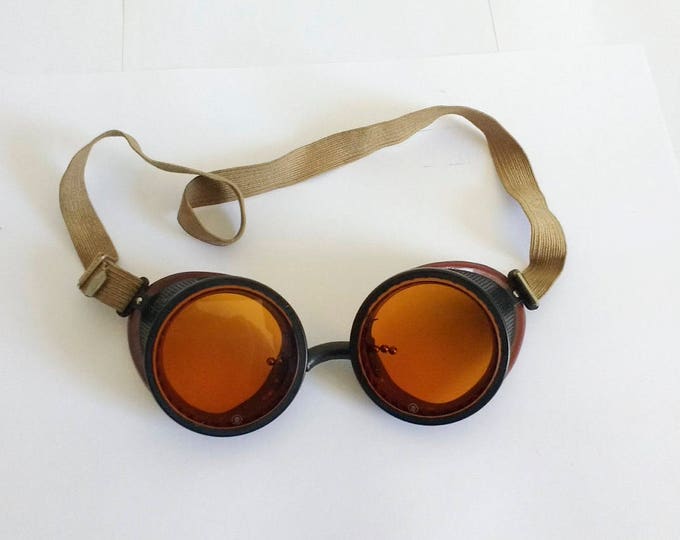 Vintage riding goggles, mid-century bakelite driving goggles, welding safety goggles /w orange lenses, Mad Max industrial steampunk glasses