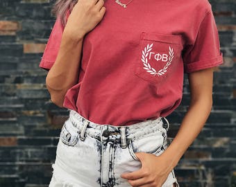 Gamma Phi Beta Comfort Colors Laurel ΓΦΒ Unisex Pocket T-shirt