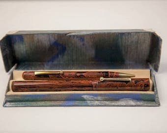 Rare red ripple fountain pen and pencil set 1930s