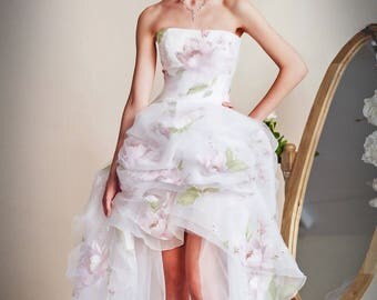 Short Wedding Dress with a Train. Beach Wedding Dress. Short Floral Bridal Dress. Garden Wedding Dress. Boho Wedding Dress.