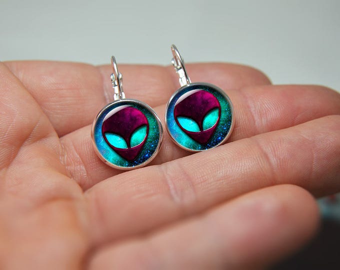 Alien Earrings, Alien Jewelry Alien Accessories, Sci-Fi 90s Style, Purple, outer space earrings, outer space jewelry, ufo earrings, ufo