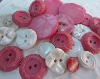 Vintage Buttons - Cottage chic mix of pink and white lot of 25 old and sweet(oct 206)