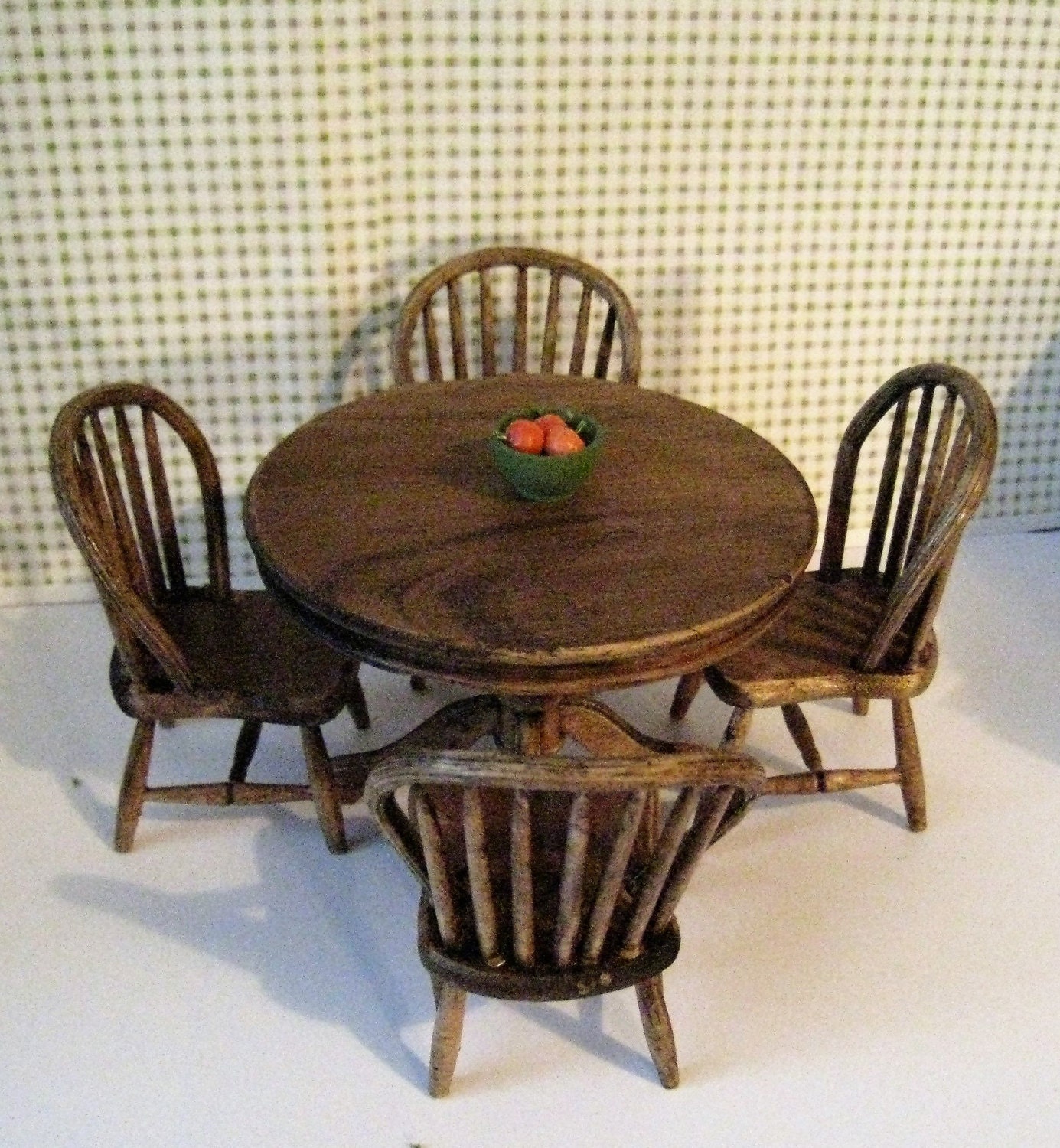 Dollhouse table four kitchen chairs round table country