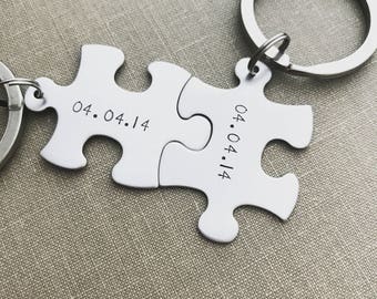 Interlocking Puzzle keychain set - Set of 2 - Stainless steel - hand stamped personalized with Date or name - Couples Set - gift for him