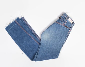 Vintage 70s High Waist JEANS / 1970s Dark Blue Denim Buckleback Fitted High Waisted Jeans XXS - XS