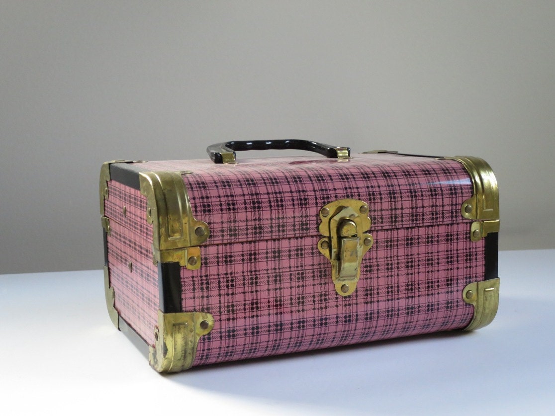 Vintage Pink Train Case Carry On Traveler Pink Plaid