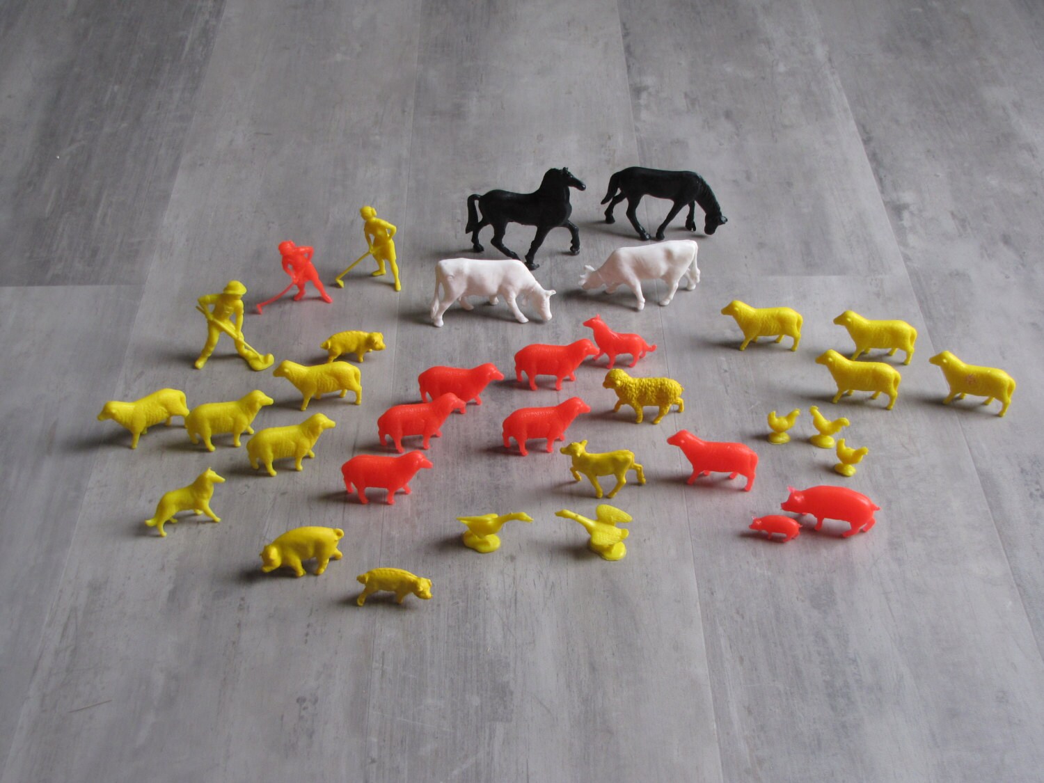 bulk plastic farm animals