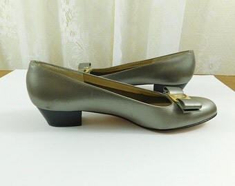 Vintage Ferragamo Vara pumps,Ferragamo 'Vara' shoes | vintage Ferragamo ballet skimmers | Salvatore Ferragamo shoes pewter grey size 7 1/2