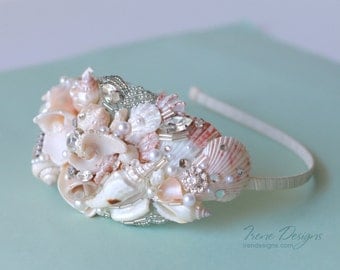 Mermaid's Bridal Seashell Headband. Beach wedding headband. Beach wedding hairpiece. Beach tiara. Handmade Bridal Hair accessories
