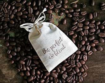Wedding favor bags, set of 50 coffee or tea favor bags. Script The Perfect Blend design in brown. Bridal shower, party favor bags.