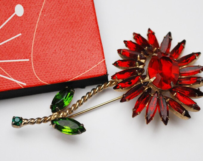 Red Rhinestone Flower Brooch - Unsigned Schreiner - red Green glass - Daisy floral Mid century - Floral Pin