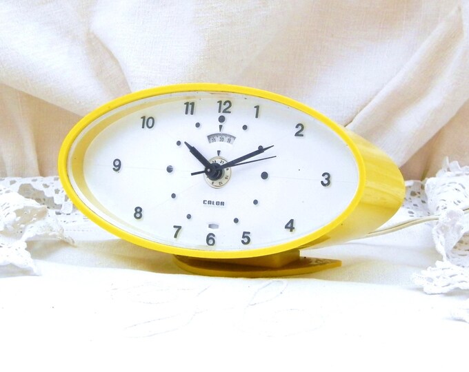 Working Vintage Mid Century French Calor Yellow Electrical Alarm Clock, European, Retro, Interior, Hipster, Home, Office, Bedroom,Time Piece