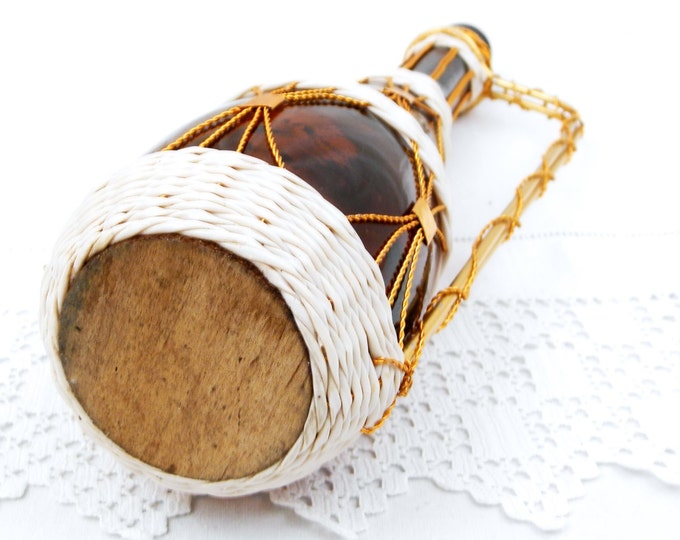 Vintage French 1960s Mid Century Amber Glass Bottle with Metal Wire and White Plastic Decoration, Retro Home Interior, Kitch 1970 Bottle Vintage French 1960s Mid Century Amber Glass Bottle with Metal Wire and White Plastic Decoration, Retro Home Interior, Kitch 1970 Bottle