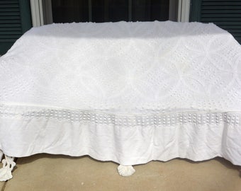 White Chenille Bedspread, Rare Design - 90 x 52 Inches, Great Condition - Vintage - Stunning!