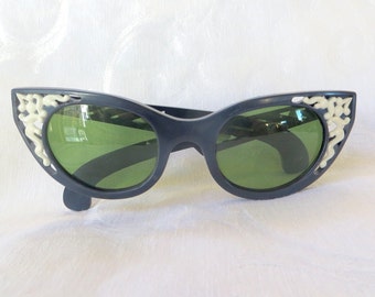 Cool Ray Polaroid Sunglasses, Cat Eye Glasses, Lucite Navy White Openwork Design, Front and Sides