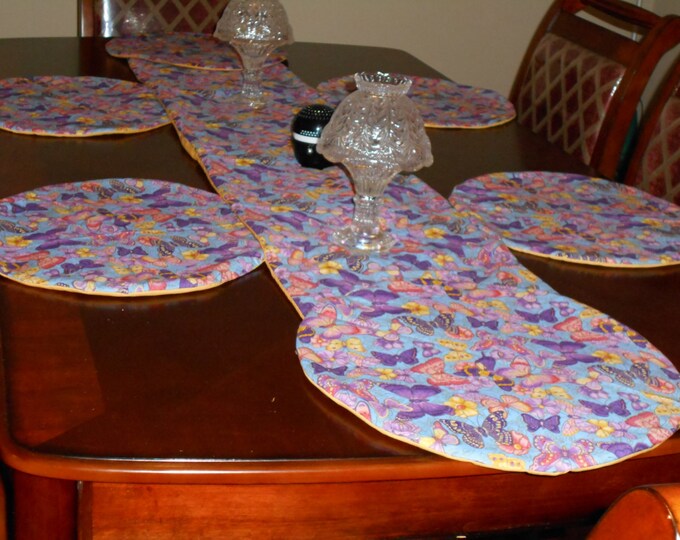 Butter fly Table Runner and Six Place mats, Table Decor, Quilted Table Runner and Place mats