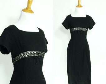 ON SALE Vintage 1950s Dress | 50s Cotton and Lace Wiggle Dress with Bow | Black and White | medium M