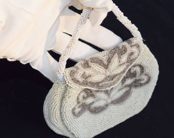 Glass beaded purse. Made in Czechoslovakia.1920's Czech glass bead purse.