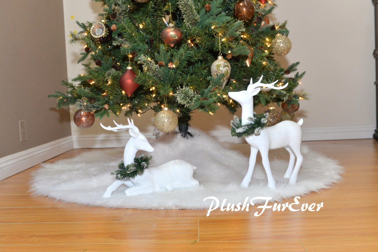 Snow White Warm White Christmas Tree Skirt White Round Holiday