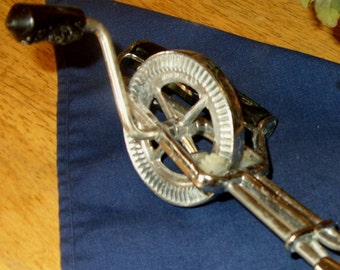Egg Beater, Vintage Maynard Hand Beater, Vintage Egg Beater, Antique Mixer, Farmhouse Kitchen, Antique Kitchen, Country Cottage Kitchen