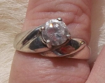 VINTAGE SILVER RING Clear Stone Small Vintage Sweetheart Ring